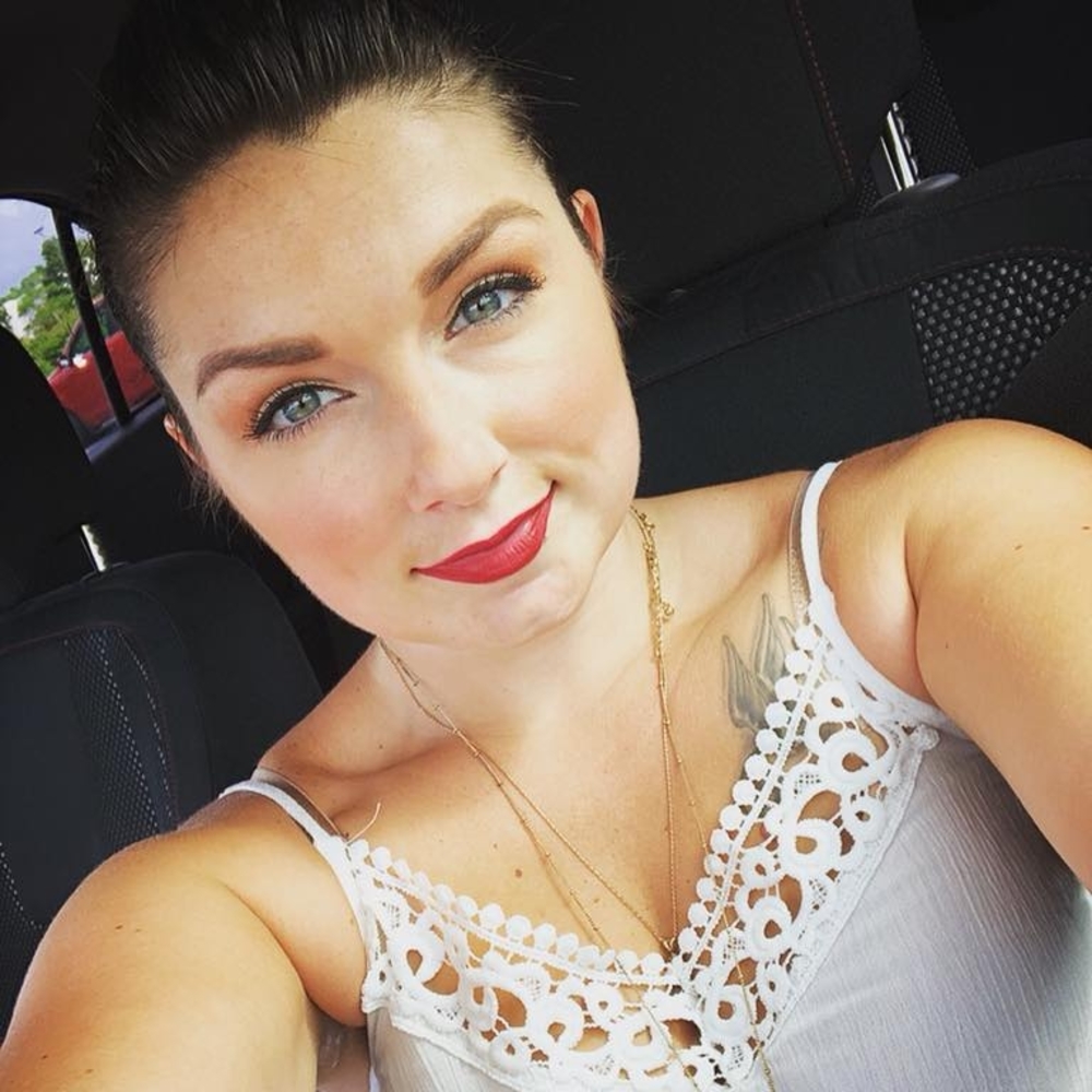 Meet your Posher, Elisa